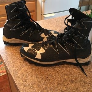 Men’s Under Armour size 10 1/2 football cleats